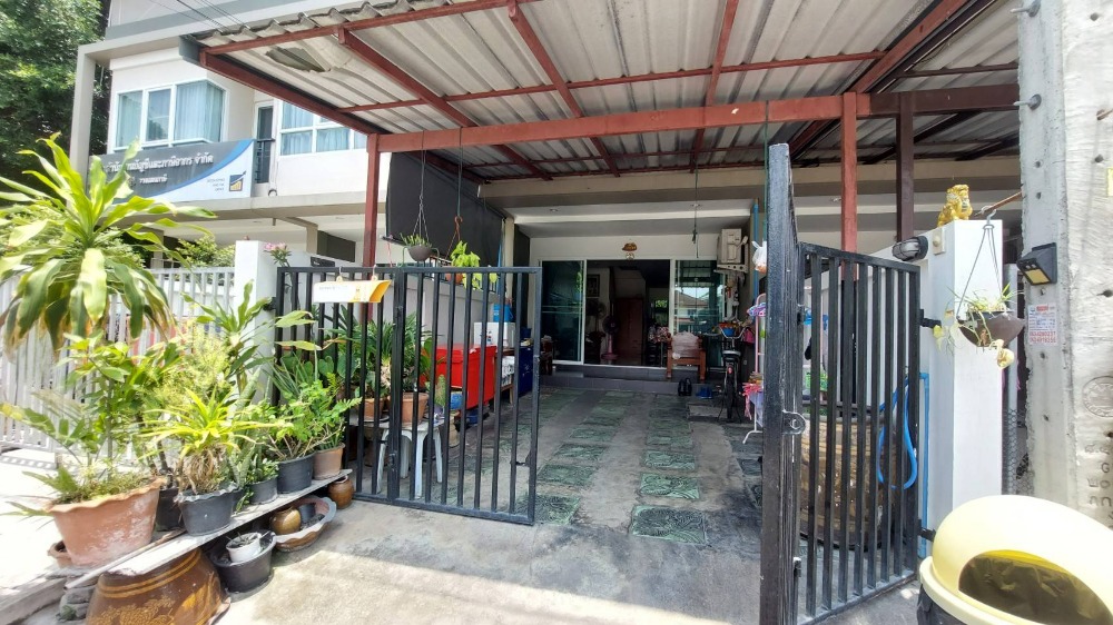 For SaleTownhouseKasetsart, Ratchayothin : Townhouse for sale, 18 square meters (Soi Ramintra 8).