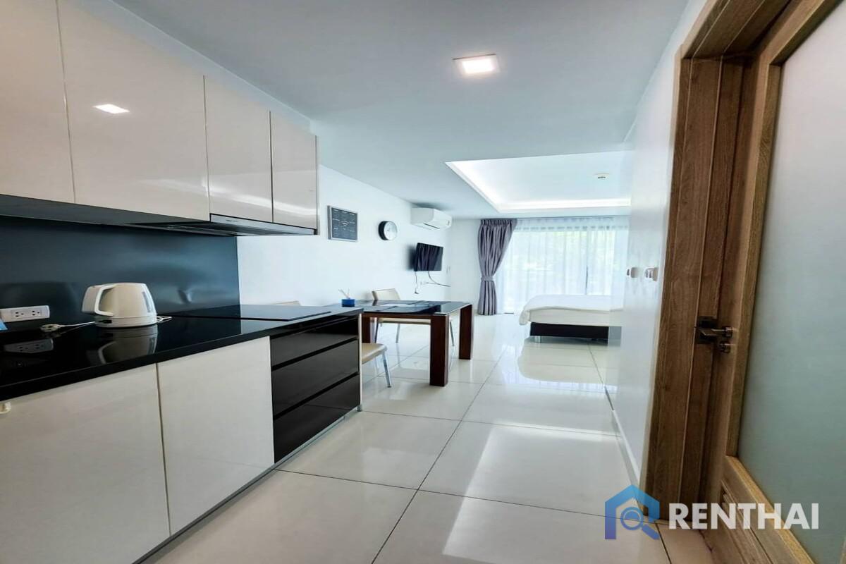 For SaleCondoPattaya, Bangsaen, Chonburi : Live in Pattaya Water Park Condo  Pratamnak Hill