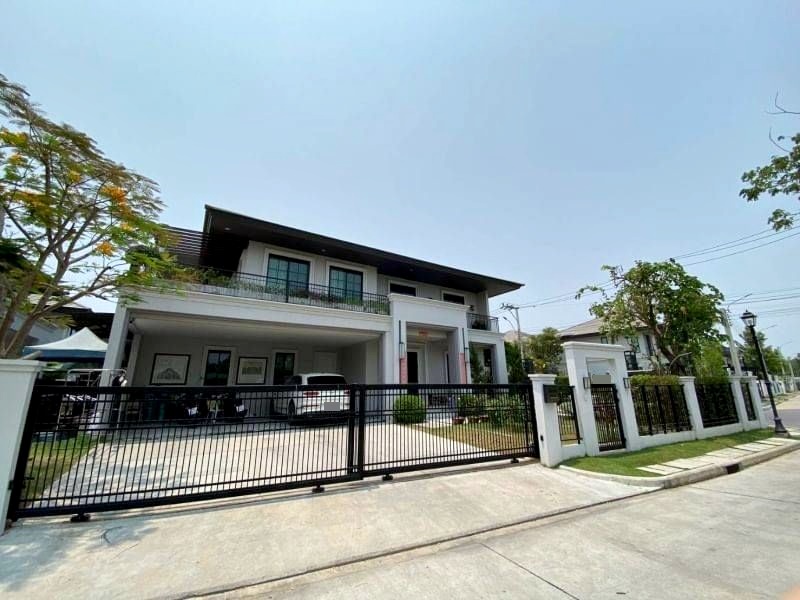 For SaleHousePattanakan, Srinakarin : BH77 House for sale Setthasiri Pattanakarn