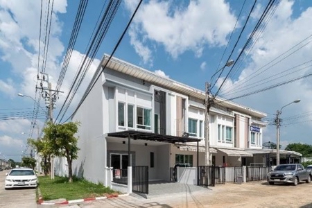 For SaleTownhouseNawamin, Ramindra : New renovated townhome for sale, behind the corner of Pleno Wongwaen-Ramintra, 125 sq m. 20.4 sq w., add roof, awning, Thai kitchen counter