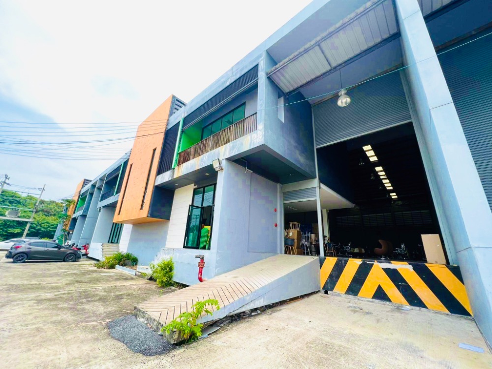 For RentWarehouseSamut Prakan,Samrong : 🏢🌈Warehouse for rent, last unit, area size 660 sq m., ready to move in, Bangna-Trad Road, Km. 25