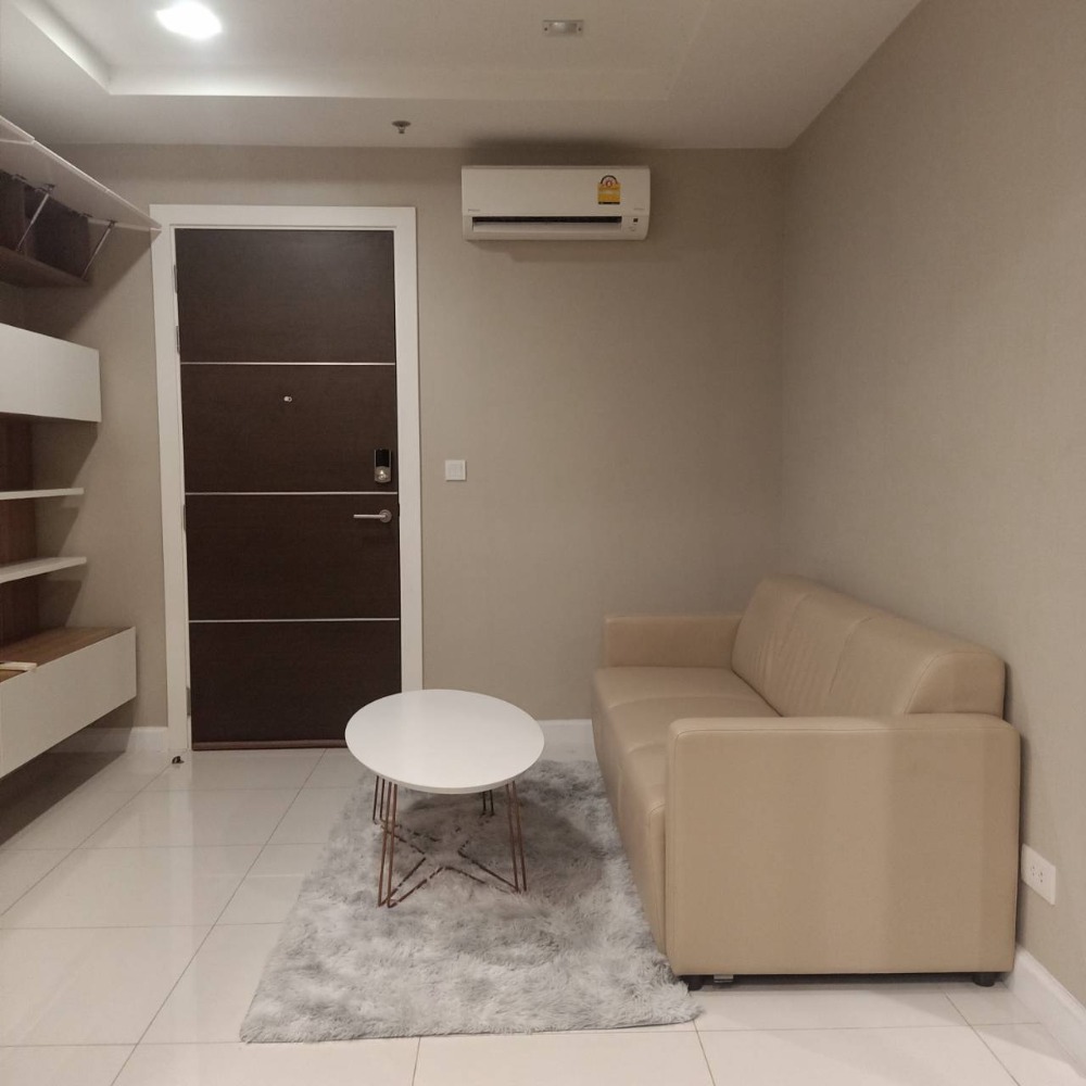 For RentCondoSamut Prakan,Samrong : Condo for rent : The Metropolis Samrong Size 35sqm. 1 Bedroom 1 Bathroom 11Ath floor Parking car, Balcony fully furnished.