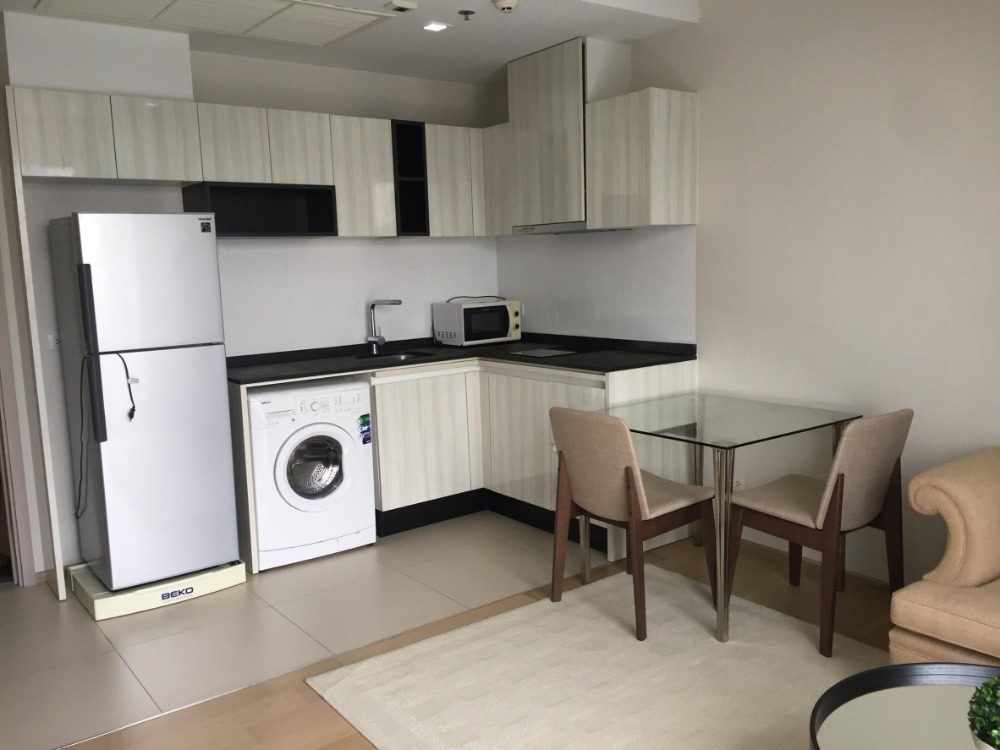 For RentCondoSukhumvit, Asoke, Thonglor : Condo HQ Thonglor by Sansiri for rent, very beautiful room, very livable, high floor, beautiful view, beautifully decorated, fully furnished, ready to move in. If anyone is interested, please contact me immediately.