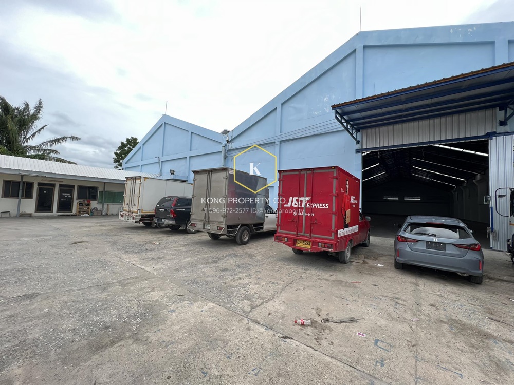 For RentWarehouseNakhon Pathom : Cheap warehouse for rent, Petchkasem Road, Sam Phran, Nakhon Pathom, area 1200 sq m.