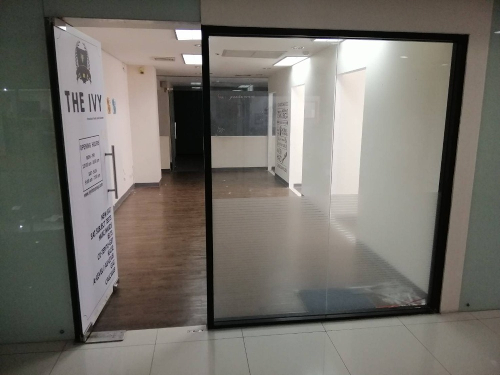 For RentOfficeSilom, Saladaeng, Bangrak : Office for rent  silom 64 size 69 sqm