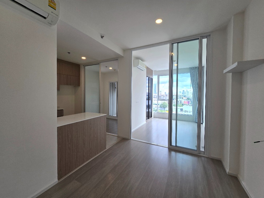 For SaleCondoPinklao, Charansanitwong : Condo for sale, De Lapis Charan 81, 8th floor, very new condition room, size 34.84 sq m., next to the train, ready to move in