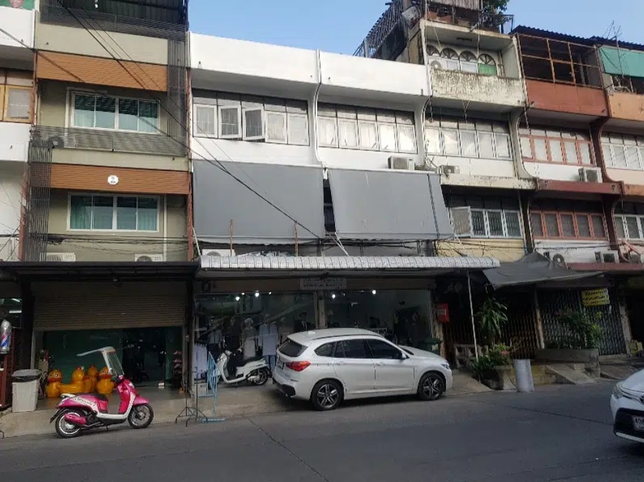 For SaleShophouseChokchai 4, Ladprao 71, Ladprao 48, : Commercial building Soi  Ladprao 62 ,mrt Wang Thong Lang