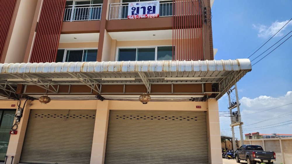 For SaleShophouseMahachai Samut Sakhon : Commercial building for sale, 2 booths (corner room), 3 floors, beautiful, ready to use, suitable for opening an office Interested in Line @841qqlnr