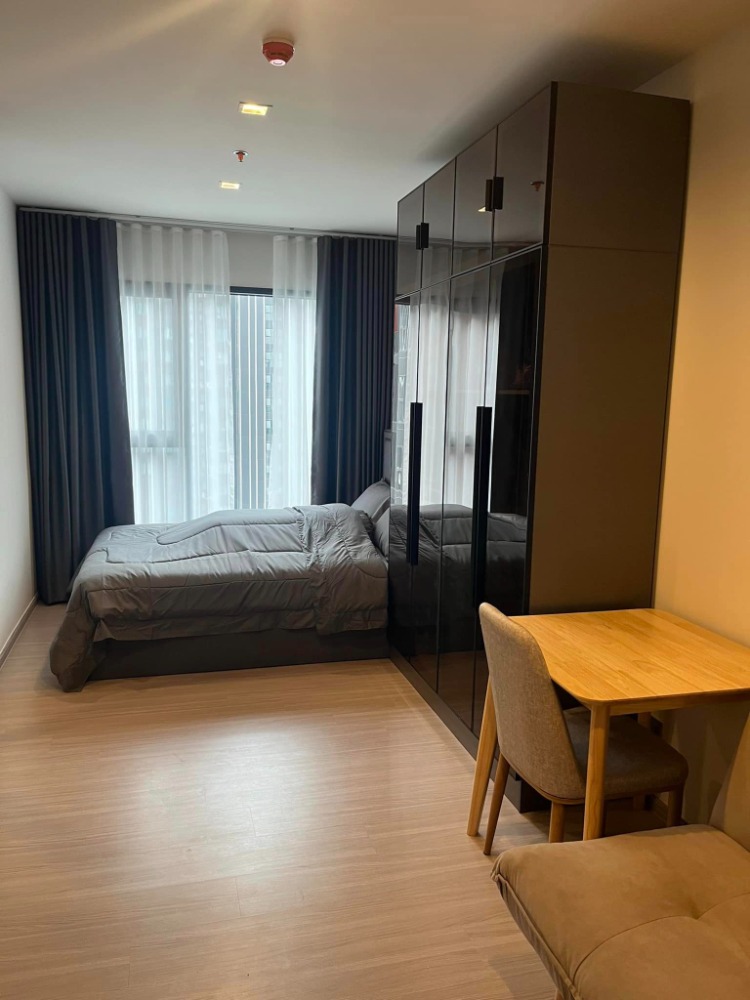 For RentCondoRama9, Petchburi, RCA : Condo for rent, Life Asoke Hype Studio, 26 sqm., 34th floor, beautiful room, fully furnished.