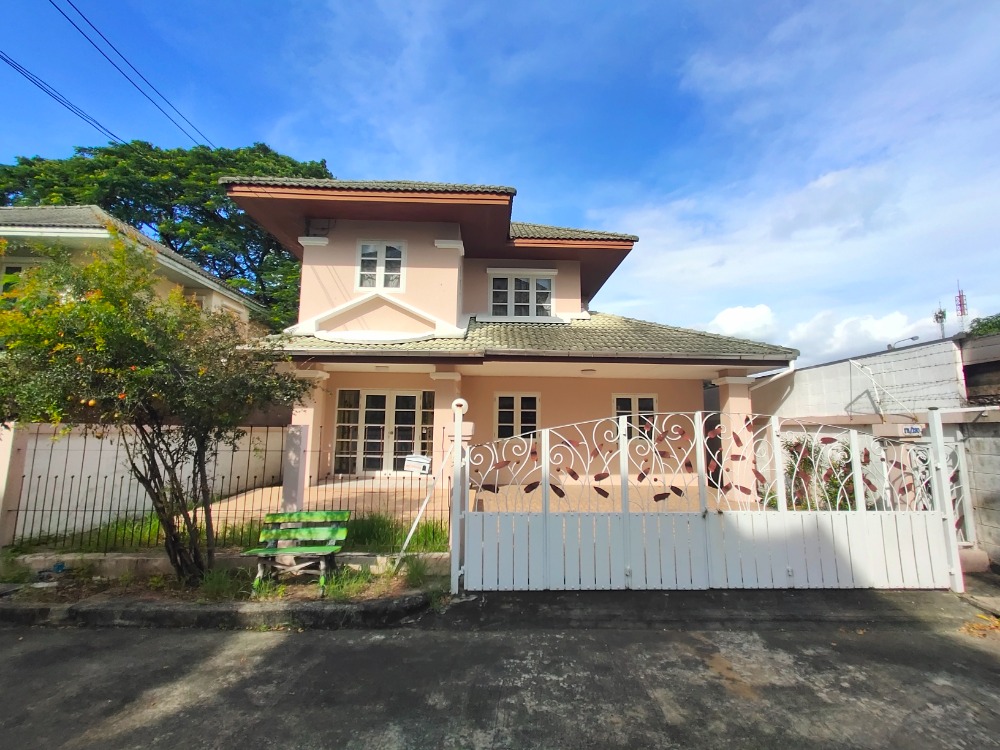 For SaleHouseVipawadee, Don Mueang, Lak Si : House for sale, Seranee, Don Mueang, Songprapha, 52 sq.w., behind the edge of the house, does not collide with anyone, to add to the beginning of the project, near the garden, good value, good price, location near Don Mu