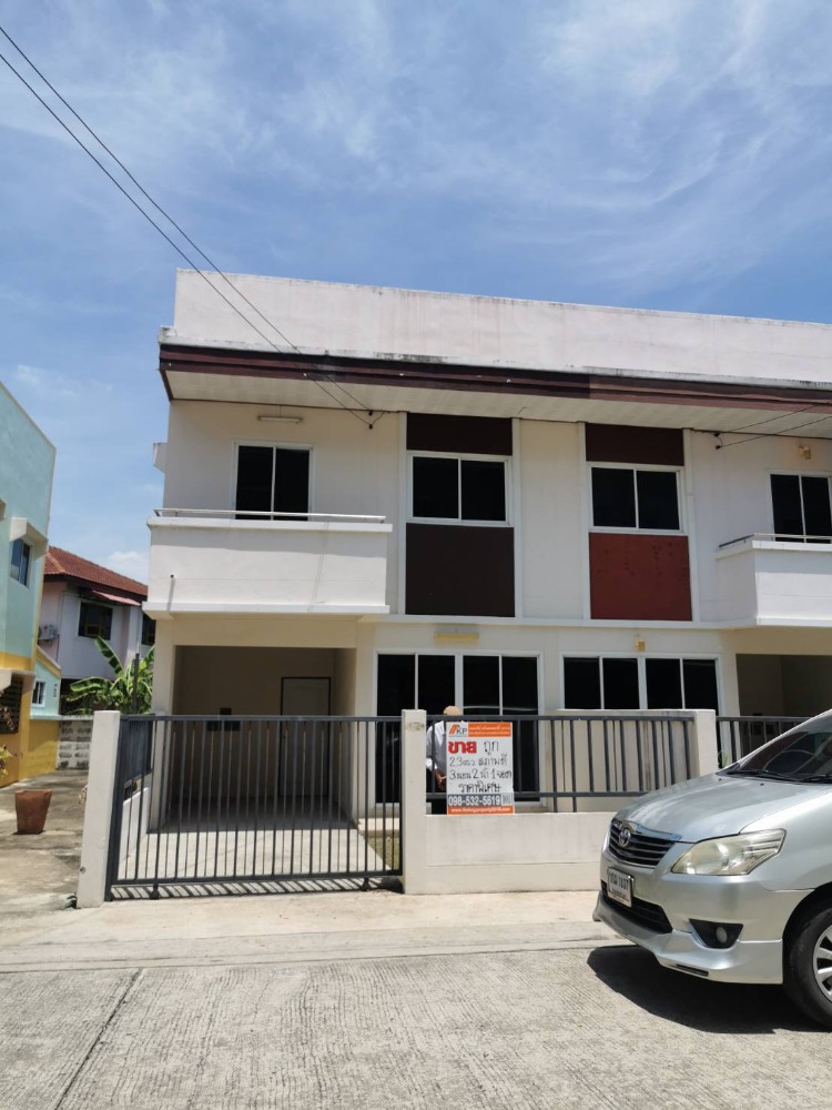 For SaleTownhouseNawamin, Ramindra : Townhouse for sale, behind the corner, 23.8 square wa. Casalina Permsin 39, good condition house, 3 bedrooms, 2 bathrooms, 1 car park, price 2.19 million, free of charge on transfer day.