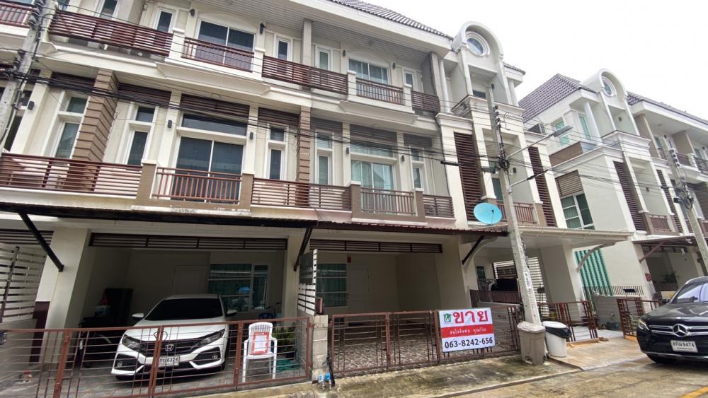 For SaleTownhomeLadprao101, Happy Land, The Mall Bang Kapi : 3-storey townhome for sale, Premium Place Nawamin - Ladprao 101 Premium Place Nawamin - Ladprao 101, area 21.1 square meters, 3 bedrooms, 4 bathrooms, 2 parking spaces with built-in kitchen