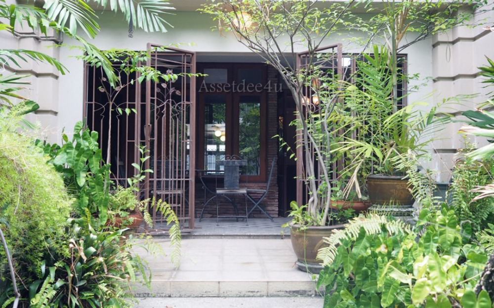 For RentTownhouseSukhumvit, Asoke, Thonglor : 4-storey townhome for rent, Sukhumvit 50, beautiful house, fully furnished. can do home office near BTS On Nut