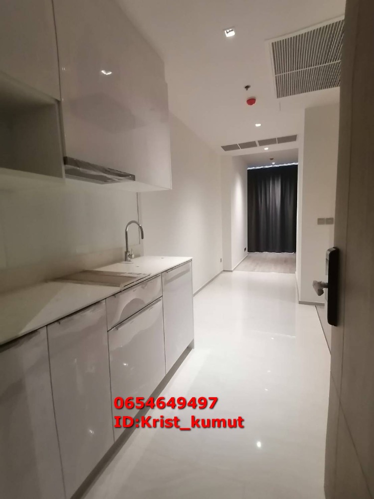 For SaleCondoSilom, Saladaeng, Bangrak : Urgent sale Ashton silom 1 bedroom 1 bathroom size 50.33 sq m. Interested contact 065-464-9497