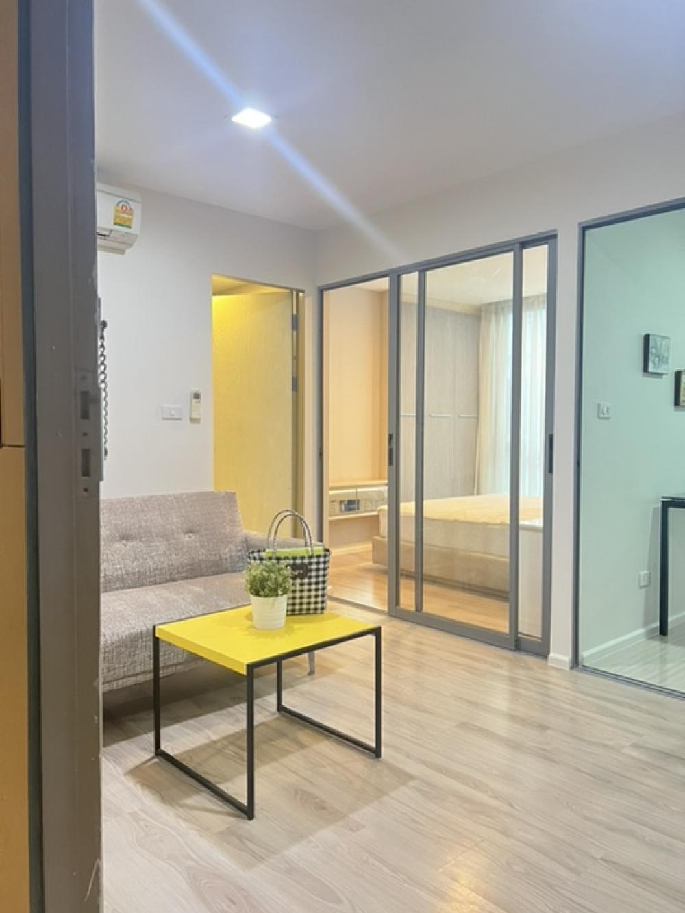 ให้เช่าคอนโดบางนา แบริ่ง ลาซาล : NO Co-Agent🫶For rent : Very Condo (building 1, Soi Sukhumvit 72), short-term is welcome. Interested, please contact Ning 065-451-9256 (WhatsApp +66 654519256)