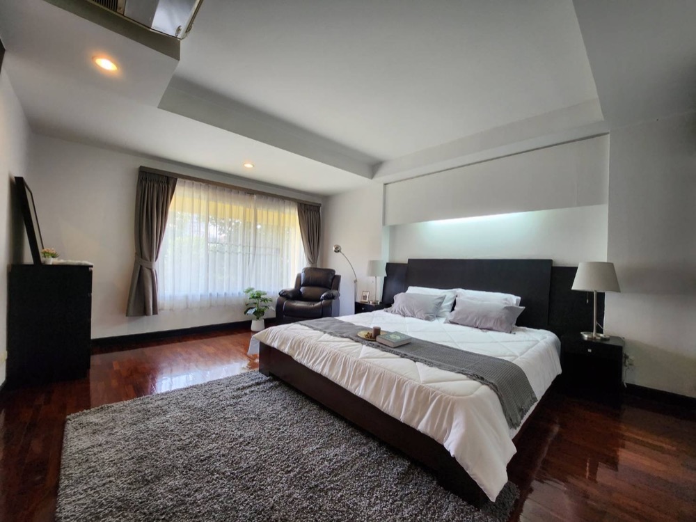 For RentCondoSukhumvit, Asoke, Thonglor : For rent, large room, 3 bedrooms, good location, near BTS Asoke