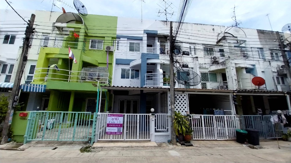 For SaleHouseKasetsart, Ratchayothin : 💥🎋Townhouse 4 bedrooms, 3 bathrooms, Thanyakarn Watcharapol Village, also for rent, appraised at 2.3 million, selling for 1.99 million, completely renovated🎋💥