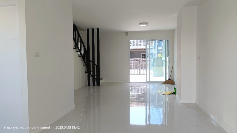 For SaleTownhousePathum Thani,Rangsit, Thammasat : For sale The Chic Town, Lat Lum Kaew, townhome in front of the project, good value for money and future