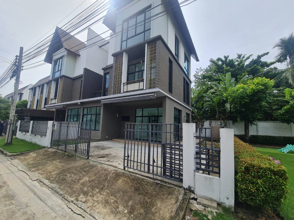 For SaleTownhouseBang Sue, Wong Sawang, Tao Pun : Twin house for sale, 4 bedrooms, 5 bathrooms, Flora Village, Wong Sawang, size 42.6 sq m., next to the main road. Bangkok-Nonthaburi