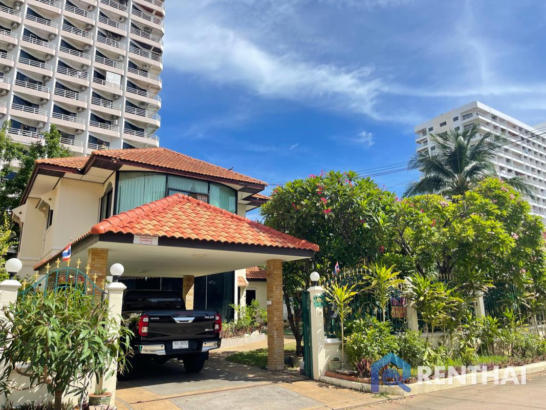 For SaleHousePattaya, Bangsaen, Chonburi : Stunning Home Clode to Jomtien Beach