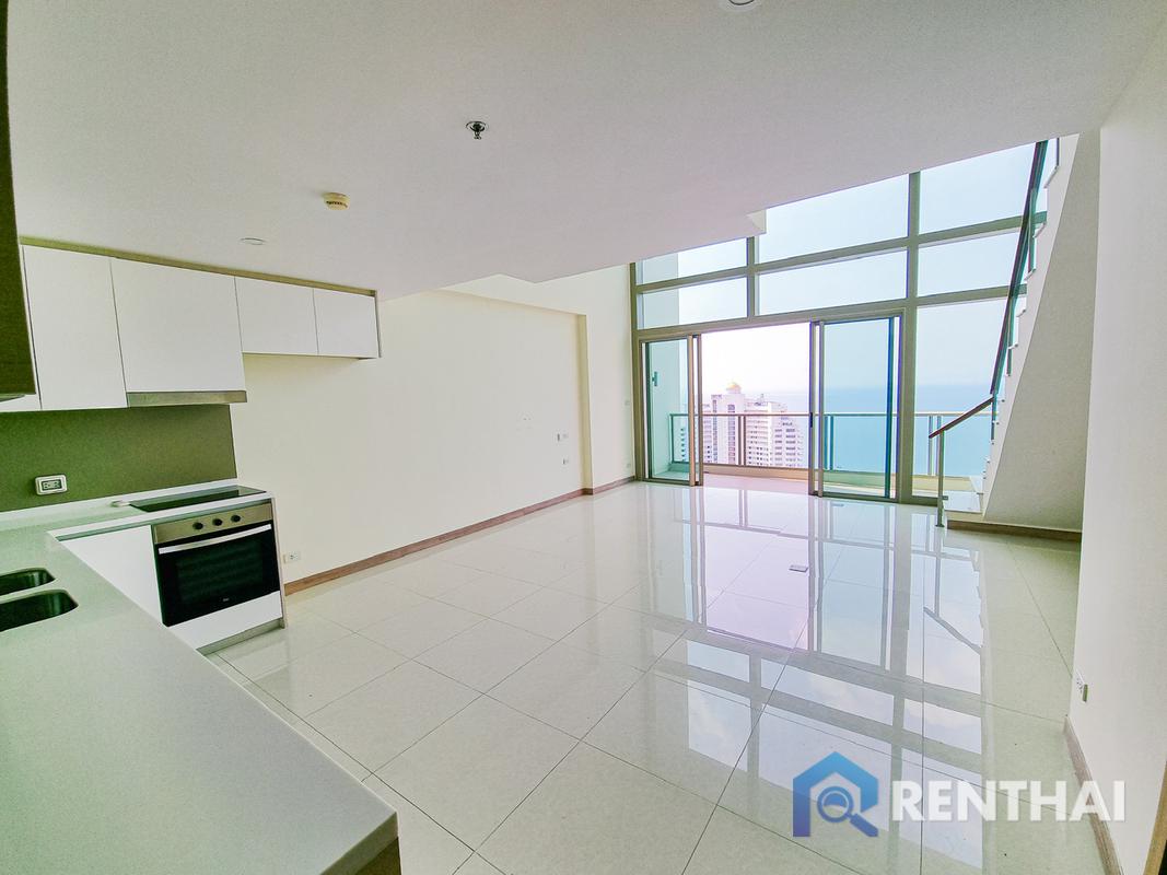 For SaleCondoPattaya, Bangsaen, Chonburi : Special unit on top floor of the riviera jomtien