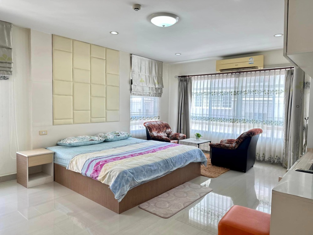 For SaleCondoPattaya, Bangsaen, Chonburi : Condo for sale in Bangsaen area, near Burapha University, The Wisdom Burg Bangsaen, The Wisdom Burg Bangsaen, with all furniture in the room