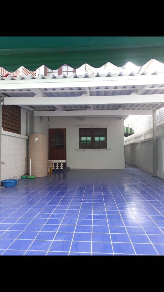 For SaleTownhouseChokchai 4, Ladprao 71, Ladprao 48, : Townhome for sale in the corner of Chok Chai 4 Soi 22 (Lert Ubon Village)