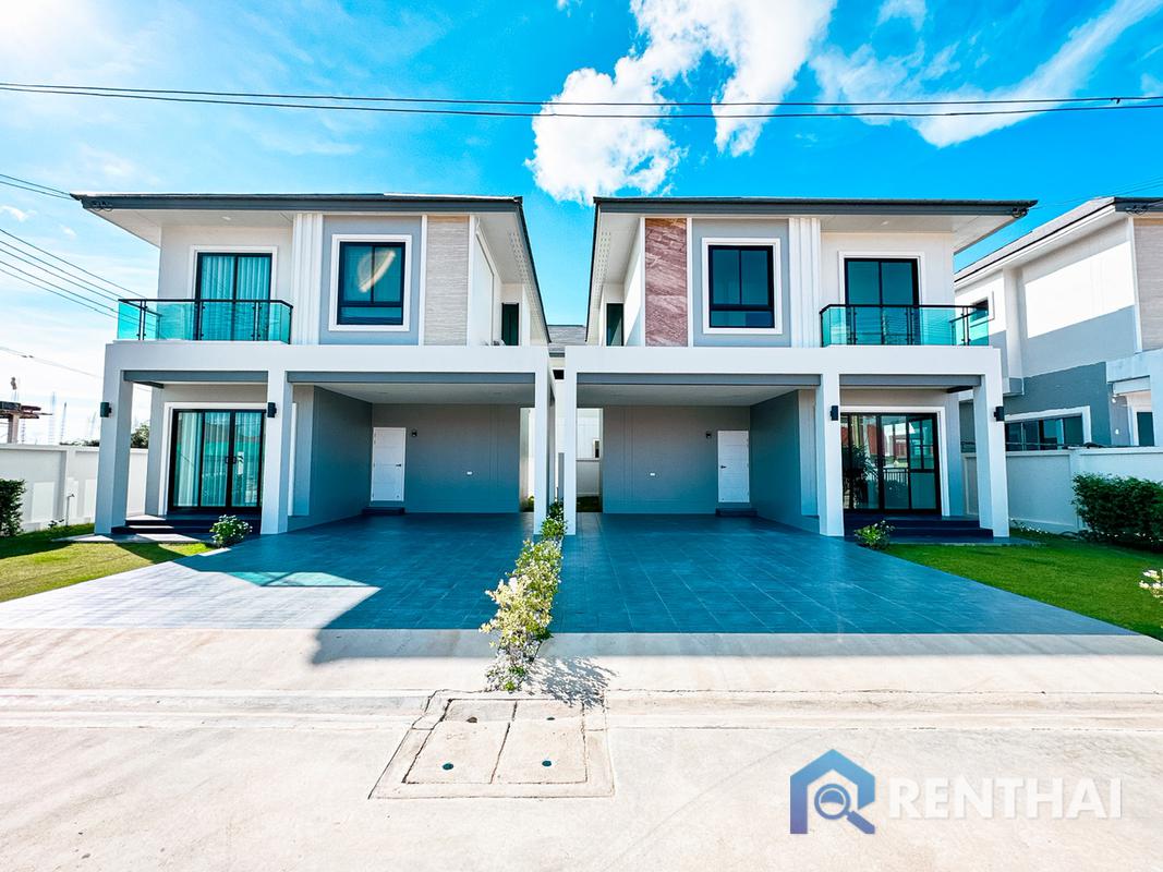 For SaleHousePattaya, Bangsaen, Chonburi : Stunning Pattaya Home. modern style  3beds 3baths