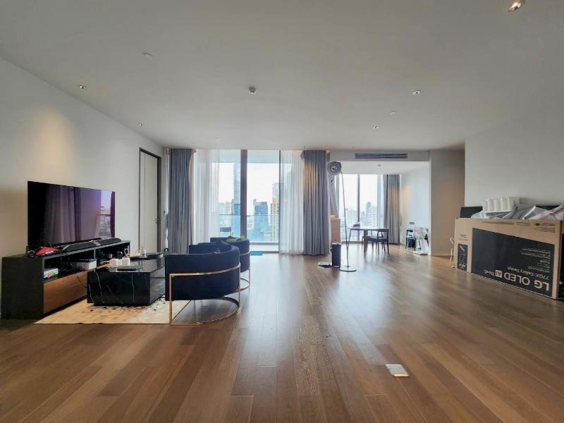 For SaleCondoSukhumvit, Asoke, Thonglor : Condo For Sale Kraam Sukhumvit 26 3 Bedroom 3 Bathroom 188 sqm