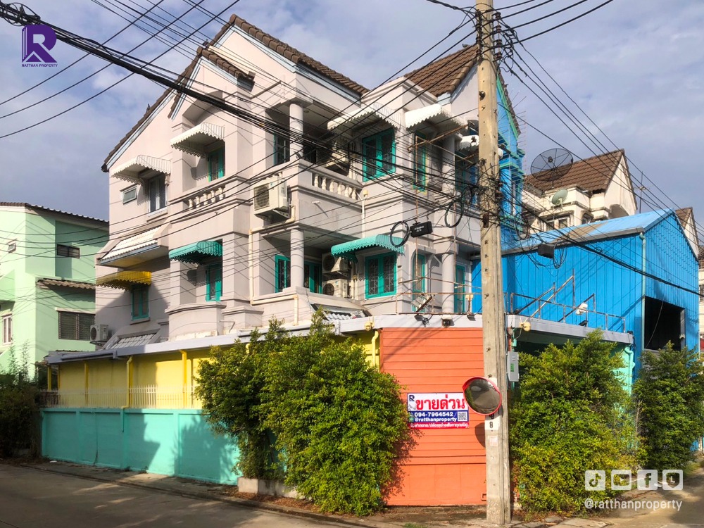 For SaleTownhouseNonthaburi, Bang Yai, Bangbuathong : 3 storey townhouse for sale, Chao Phraya Village 8, Soi Bang Len 23/5, Nonthaburi