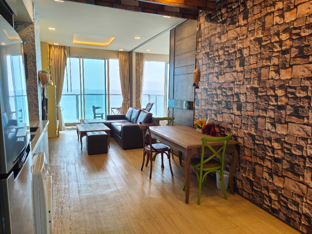 For SaleCondoPattaya, Bangsaen, Chonburi : Condo for sale, Cetus Beachfront Pattaya, next to Jomtien Beach Pattaya sea, 2 bedrooms, 2 bathrooms, corner room, 180 degree view, 89 sq m, price 9.6  million, interested 097 - 465 5644 T.C HOME