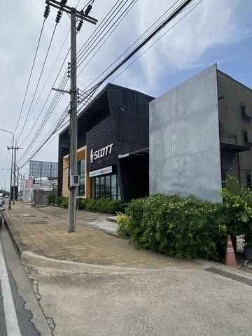 For RentShowroomNawamin, Ramindra : J15 for rent showroom, warehouse and empty land. Good location in Kaset Nawamin area Next to Prasert Manukit Road