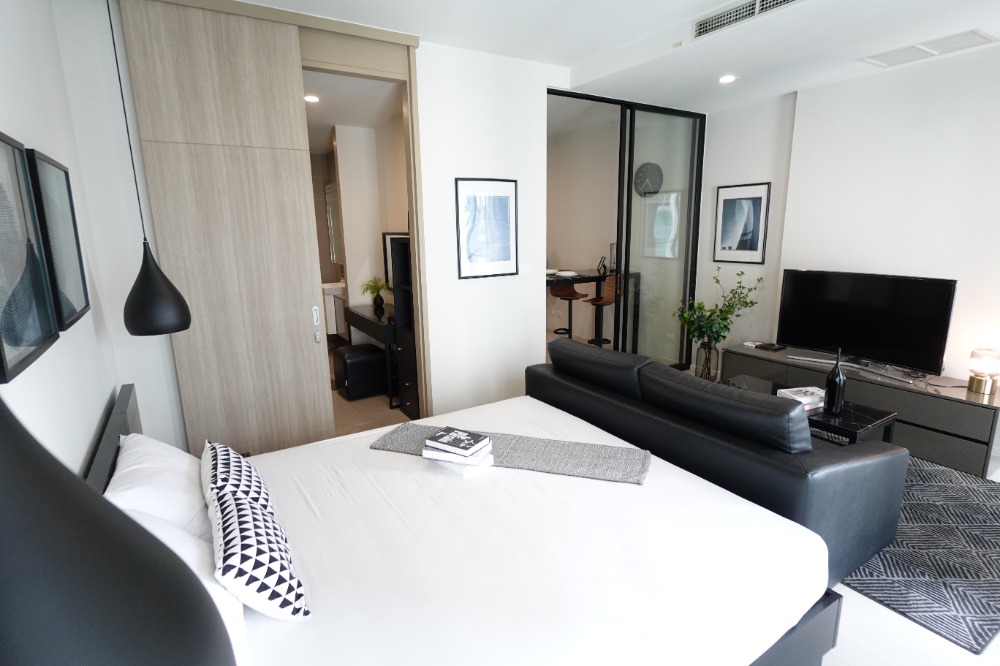 For RentCondoWitthayu, Chidlom, Langsuan, Ploenchit : ⭐️For rent Noble Ploenchit, ready to move in today, a condo that is convenient in every way. From the accommodation, you can walk to the BTS, famous shopping malls in the Sukhumvit Ploenchit area conveniently. There is a private elevator to the room + a c