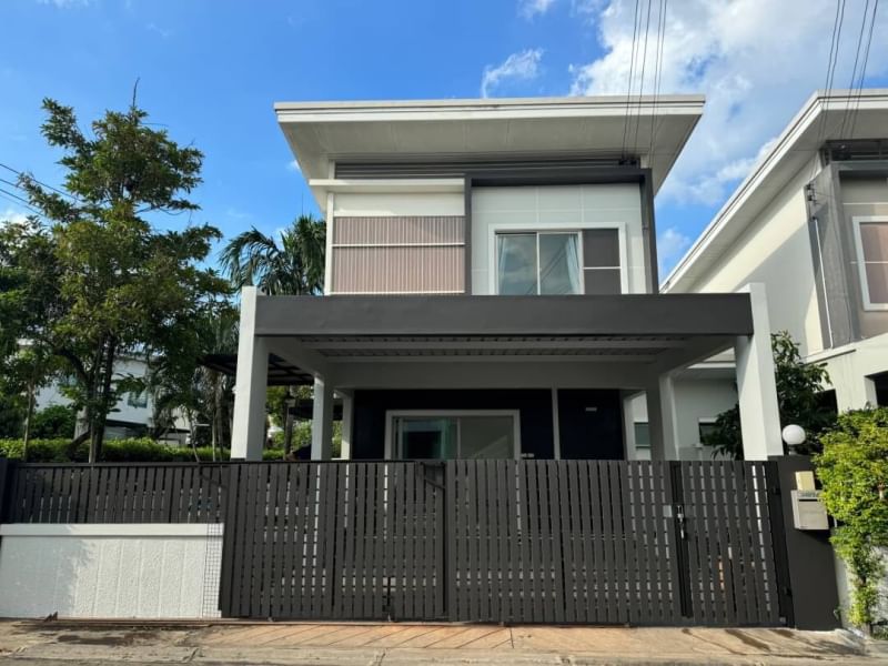 For SaleTownhouseSriracha Laem Chabang Ban Bueng : Semi-detached house for sale | Life Valley Village, Sriracha **Corner house