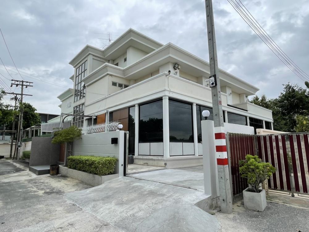 For SaleHouseNawamin, Ramindra : Code:# ud18019 Single house for sale, Watcharaphon, ready to move in, 3 floors, area 227 sq m, only 32 million baht.