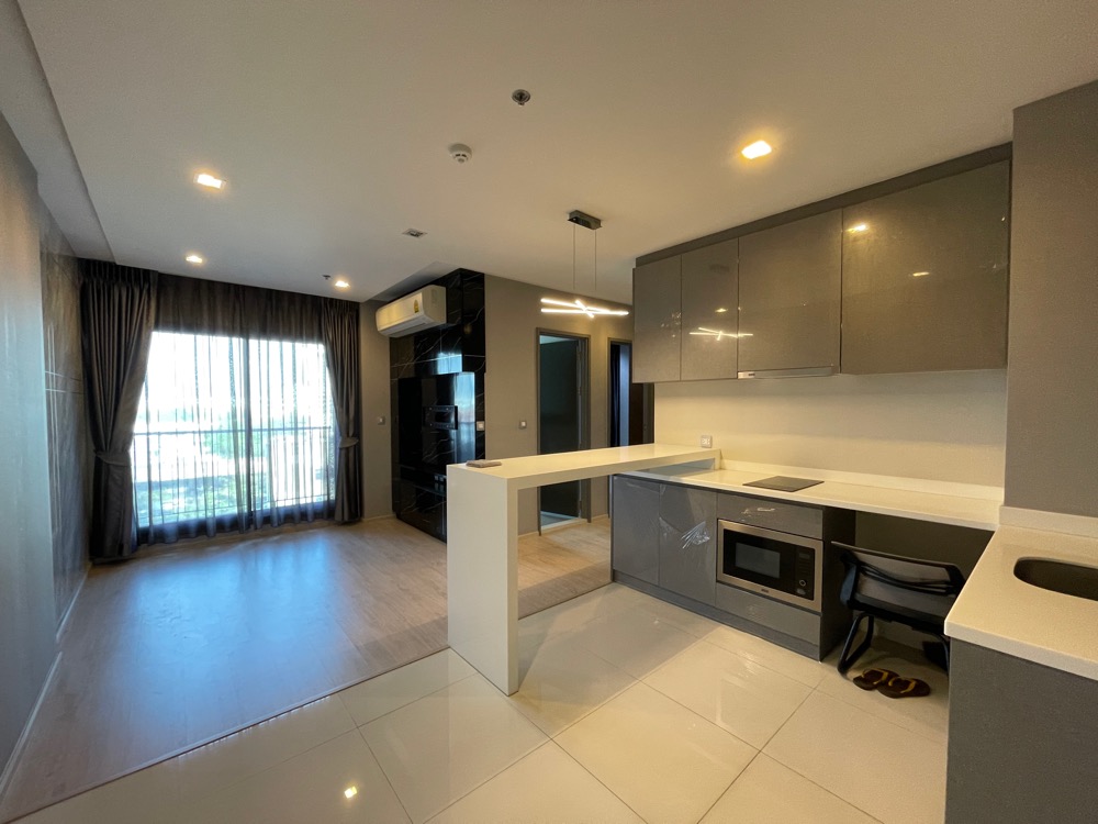 For SaleCondoRatchathewi,Phayathai : Urgent sale, 2 bedrooms, 2 bathrooms (new room, never lived in) Rhythm Rangnam Rhythm Rangnam