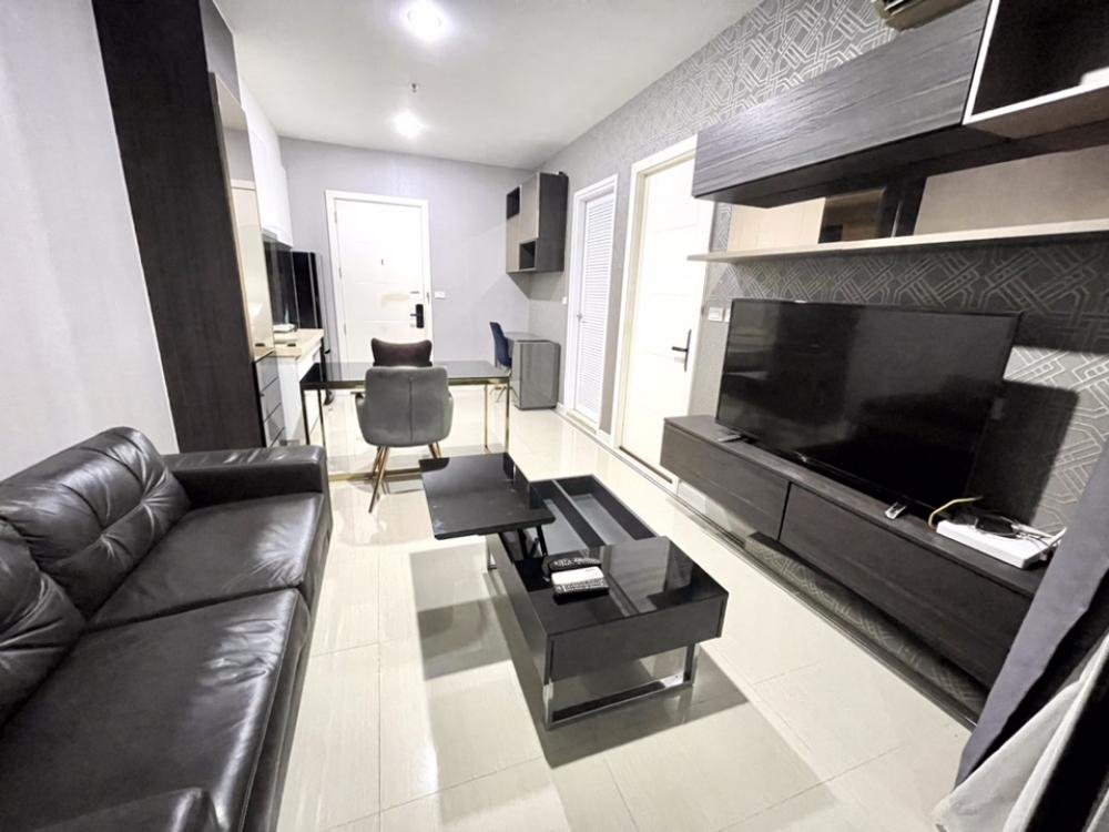 For RentCondoRama9, Petchburi, RCA : [Owner Post] Condo for rent at TC Green 1Bedroom 40 sqm 19,500 baht, swimming pool view, not blocked, balcony view Fully furnished, beautiful view, digital door, comfortable, receive Agent