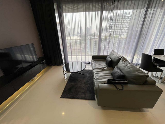 ให้เช่าคอนโดสุขุมวิท อโศก ทองหล่อ : 2-bedroom unit for rent & sale at Vittorio Sukhumvit 39, near BTS Phrom Phong