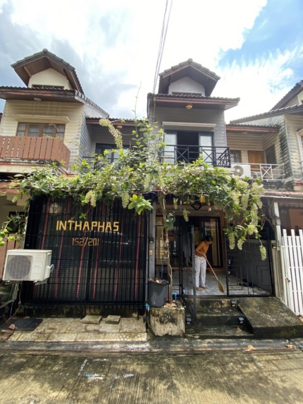 For SaleHouseKaset Nawamin,Ladplakao : 2-storey townhouse Uea Pracha Village, Nuanchan 56, Ramintra