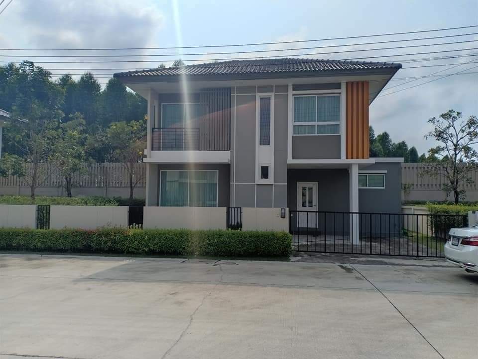 For RentHouseRayong : House for rent, Casa Ville, Rayong, Krok Yai Cha Road, near the sea, near Map Ta Phut Industrial Estate, near the mall, near the market, near the hospital, near the school, can travel in many ways Noen Phra, Rayong City