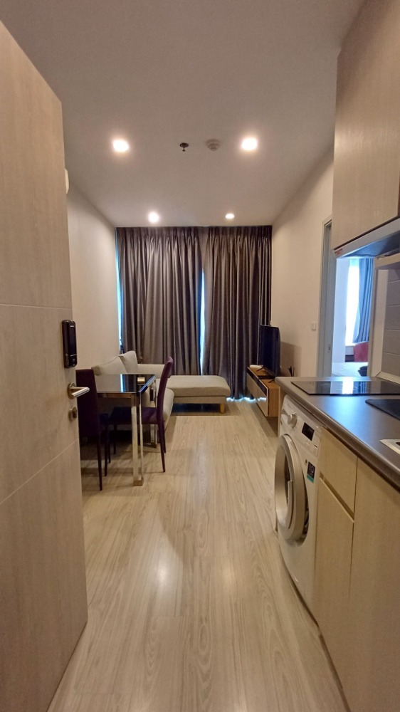 For RentCondoBangna, Bearing, Lasalle : Ideo Mobi Sukhumvit Eastgate Bangna, room for rent, pool view, size 30 sq m, 7th floor, fully furnished