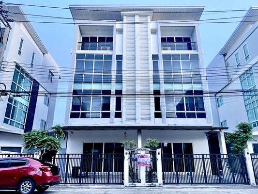 For SaleOfficeKaset Nawamin,Ladplakao : Townhome for sale, home office, 4-storey office, Biz Galleria Nuanchan, area 89.6 sq.wa., usable area 494 sq m., 8 bedrooms, 10 bathrooms, an office room, added to the back of the house, decorated, ready to move in