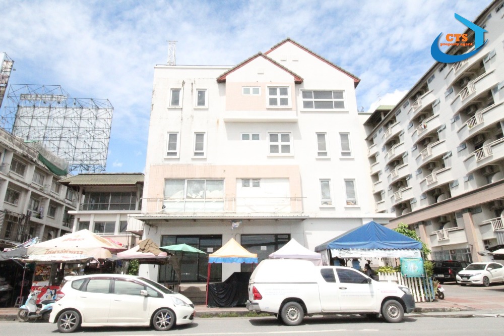 For SaleShophouseSamut Prakan,Samrong : Commercial building for sale on the main road, commercial building at the entrance of Soi ABAC Bangna