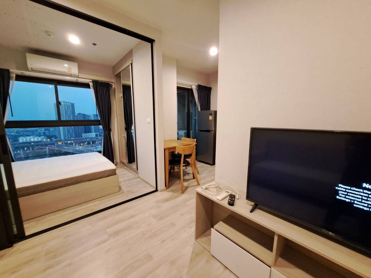 For RentCondoRama9, Petchburi, RCA : Condo for rent The Privacy Rama 9 near ARL Ram 250m.