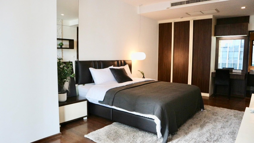 For SaleCondoSukhumvit, Asoke, Thonglor : Noble remix, renovated room from The room maker, good price, beautiful room with work guarantee, 2 bedrooms, 2 bathrooms, 14.3MB Tell&Line: 093-9256422 (Jee)