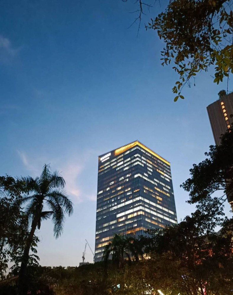 For RentOfficeSiam Paragon ,Chulalongkorn,Samyan : Bangkok Office For Rent Samyan Serviced Office SAMYAN MITRTOWN Office Tower Building Fully-Furnished 2 Workstations closed to MRT Samyan, Rama4, Pathumwan, Chulalongkorn University, Silom