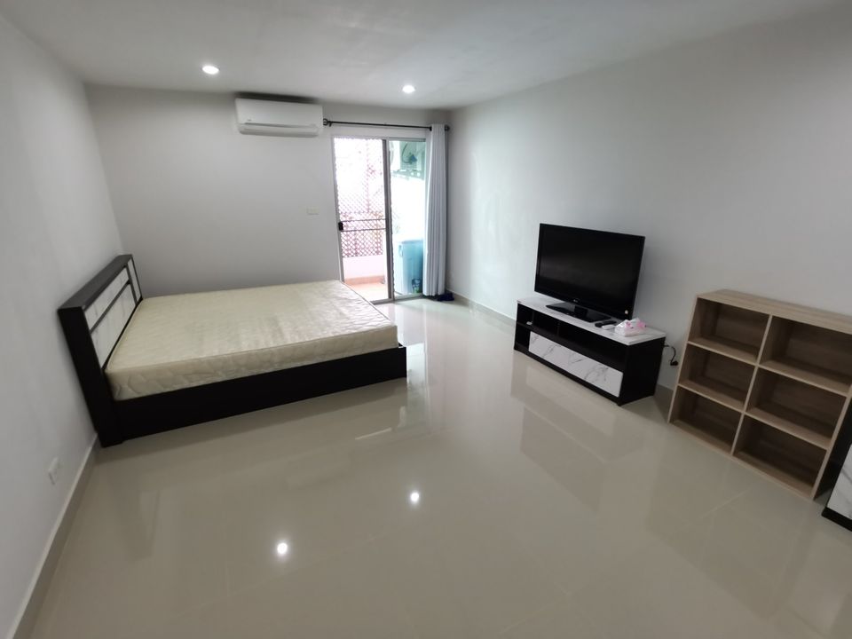 For SaleCondoVipawadee, Don Mueang, Lak Si : (Code S3731 ) Condo for sale, Regent Home 2, price 1.1 million baht, close to BTS Sai Yut, Big C, Lotus, Central, Max Value, Ying Charoen Market, convenient transportation, close to shopping areas.