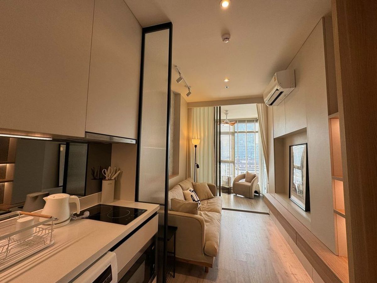 For RentCondoSukhumvit, Asoke, Thonglor : +++Urgent rent+++ Rhythm Ekkamai Estate** 1 bedroom plus 40 sq m. ready to move in.