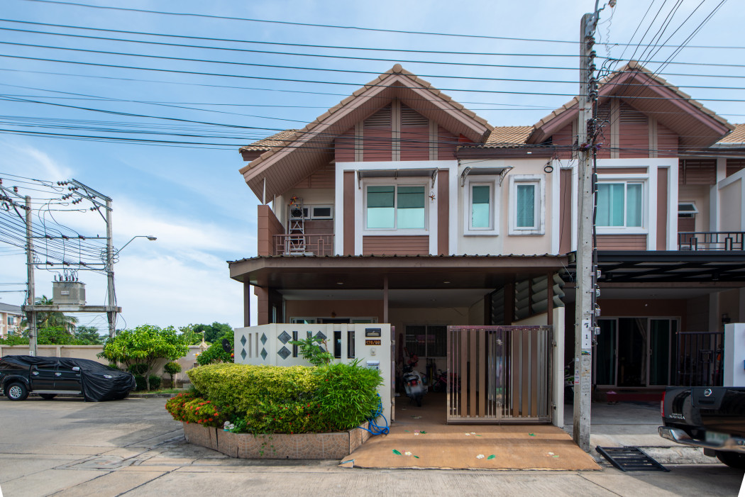 For SaleTownhouseRathburana, Suksawat : Townhome for sale, Baan Suk Niwet 5, 23.5 sq w., 3 bedrooms, 3 bathrooms, excellent condition. CC