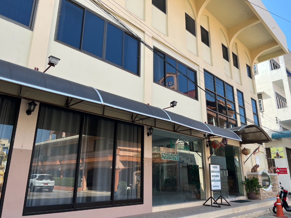 For SaleBusinesses for saleHuahin, Prachuap Khiri Khan, Pran Buri : Hotel for sale in downtown Pranburi, 36 rooms, still in operation